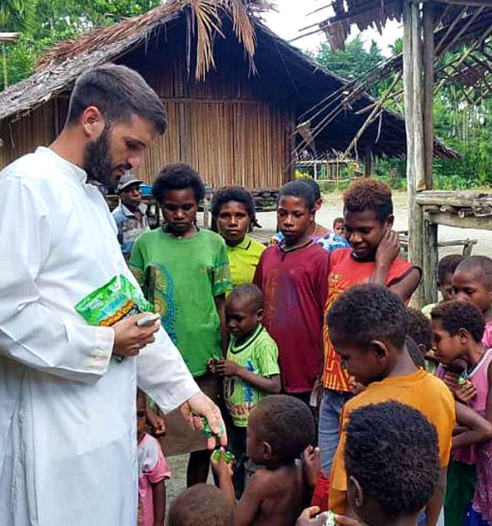 Ayuda a misioneros y misiones